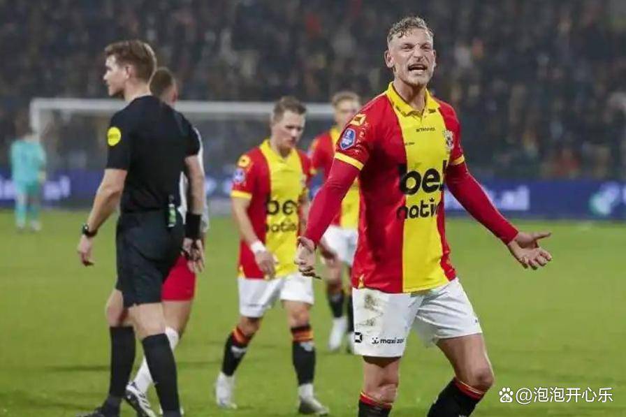 英雄联盟S15赛-集结日阿斯顿维拉备战欧联；队长鼓劲细节曝光；质疑声仍在；更衣室氛围转暖(阿斯顿维拉比赛直播)