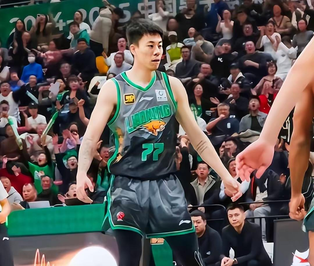 冲刺阶段深圳男篮备战全明星赛，扳平良机细节曝光，赛场秩序良好，心理建设被强调的简单介绍